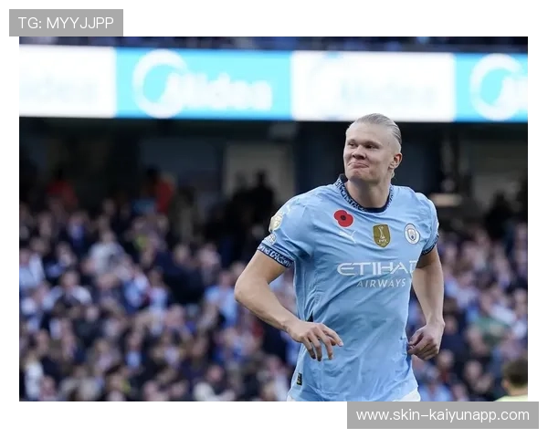 哈兰德粉丝节现场送上自制漫画，球星感动到哭