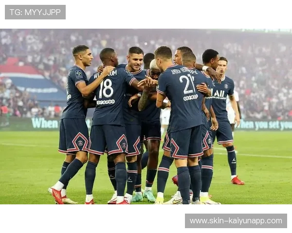 巴黎圣日耳曼前场围抢成功